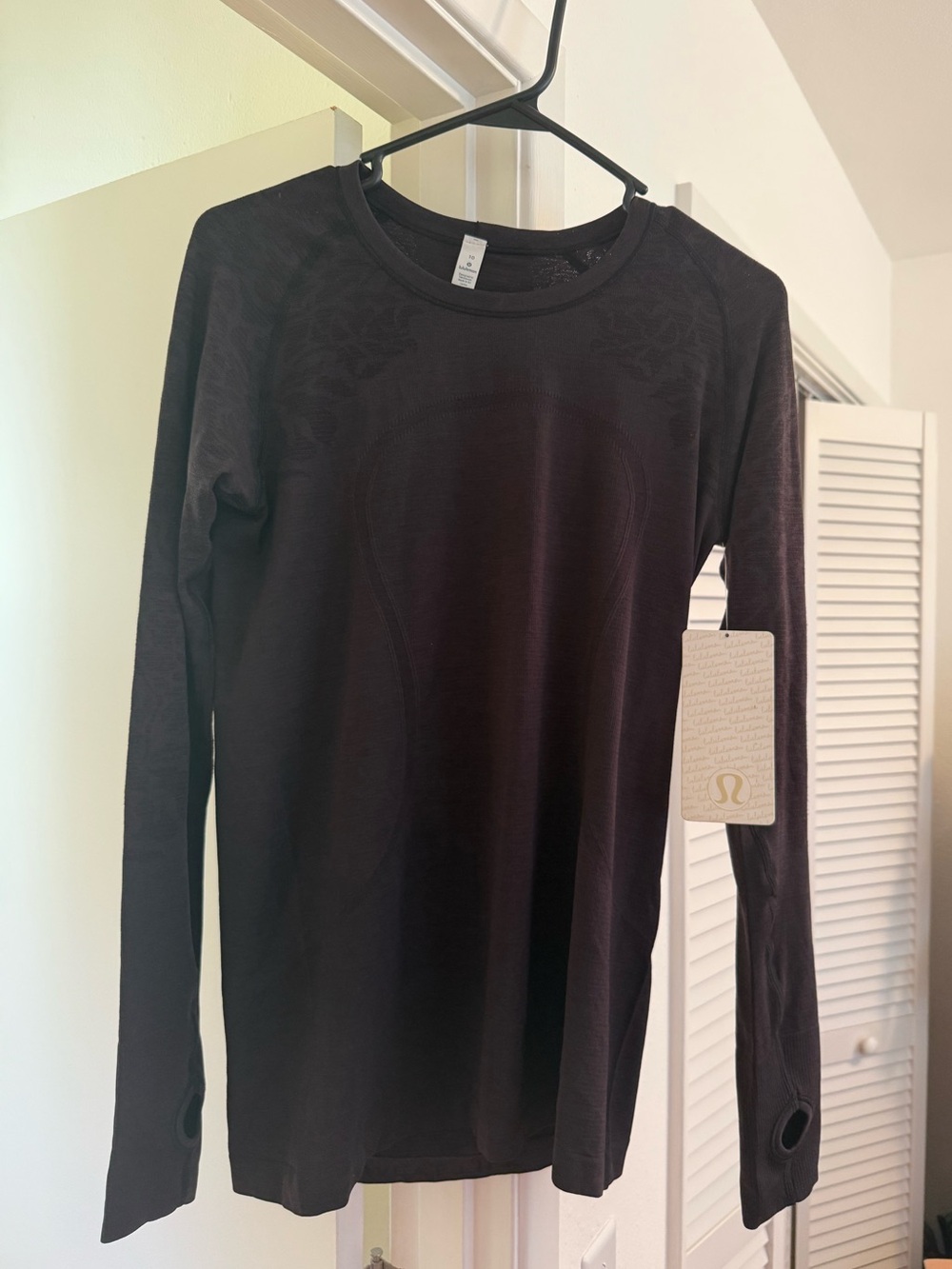 lululemon Swiftly Tech Long Sleeve Crew Long Sleeve Crew Black Size 10 NWT